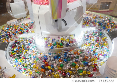 UFO catcher for sweets 75439228