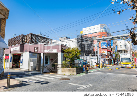 Tokyo Chitosekarasuyama Station 75441096