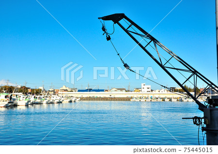 Mochimune fishing port crane 75445015