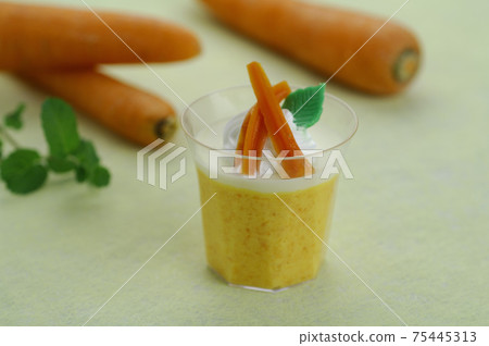 胡蘿蔔優格甜點 75445313