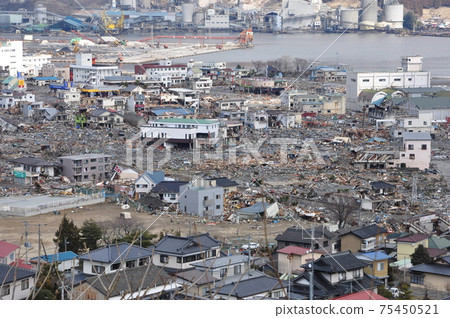 The town of Ofunato the day after the Great East Japan Earthquake 75450521