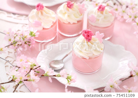 手工櫻花bavarois櫻花在家裡看茶時間 手工櫻花bavarois櫻花在家裡看茶時間 75451109