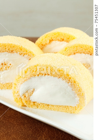 Hand made roll cake Hand made roll cake 75451307