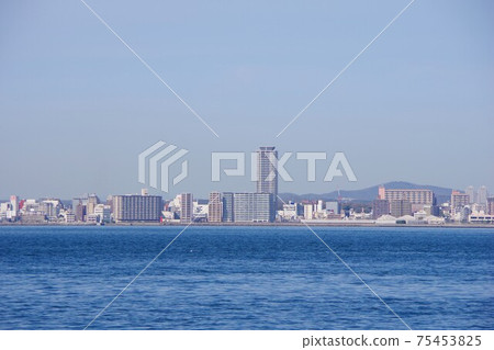 從兵庫縣淡路島朝明石的景色 從兵庫縣淡路島朝明石的景色 75453825