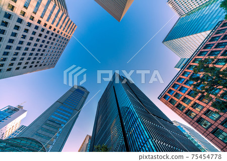 View of Tokyo cityscape of Japan, such as the business district of Otemachi (Otemachi Building on the right of the screen) 75454778
