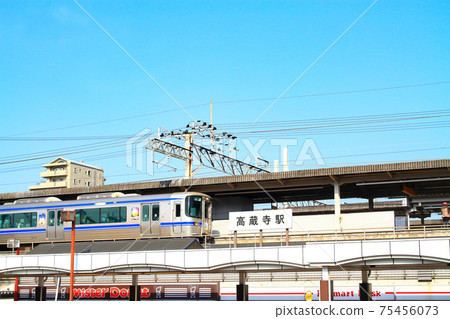 Scenery of the train departing from and arriving at Kozoji Station Scenery of the train departing from and arriving at Kozoji Station 75456073
