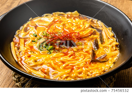 Hot and sour soup noodles Hot and sour soup noodles 75456532