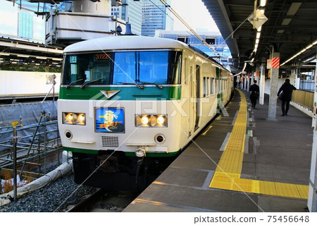 JNR limited express train approaching the end ... "Shonan Liner" 185 series JNR limited express train approaching the end ... "Shonan Liner" 185 series 75456648