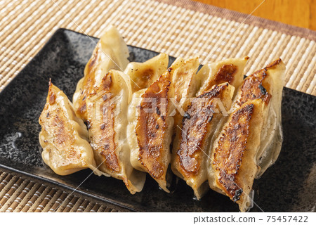 餃子餃子 75457422