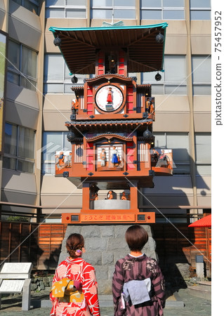 [Ehime Prefecture] Madonna looking at the Botchan Karakuri clock (Dogo Onsen) 75457952