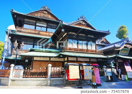 [愛媛縣]晴空下的道後溫泉本館 75457979