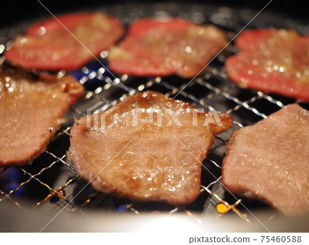 Japanese black beef yakiniku (beef tongue) 75460588