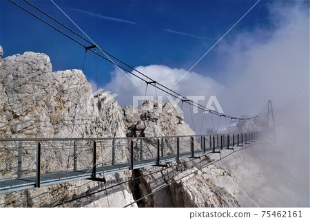 達斯坦斯坦人行天橋吊橋 75462161