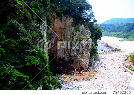 俯瞰巨大的洞穴，從白山洞穴，Ashizurimakisaki和長廊到高知縣土佐清水市，都可以俯瞰（1） 75462200
