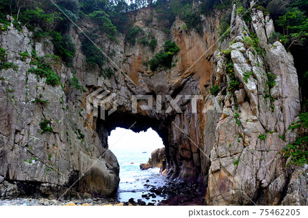 Hakusan Cave, Cape Ashizuri, Rough granite erosion cave seen from the maintained promenade, Tosashimizu City, Kochi (2) Hakusan Cave, Cape Ashizuri, Rough granite erosion cave seen from the maintained promenade, Tosashimizu City, Kochi (2) 75462205