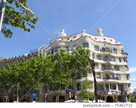 Barcelona Casa Mila 75462732
