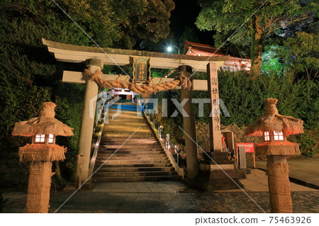 [Ishikawa Prefecture] Yamashiro Onsen Night view of Hatori Shrine 75463926