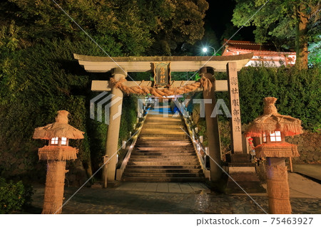[Ishikawa Prefecture] Yamashiro Onsen Night view of Hatori Shrine 75463927