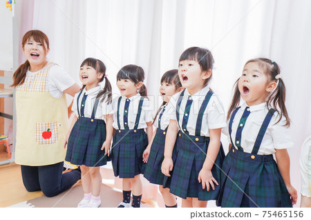 兒童和幼兒園老師練習獨奏會 75465156