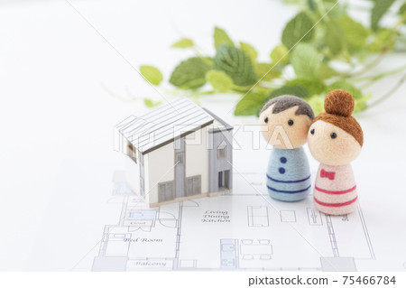 Living with a couple Living with a couple 75466784