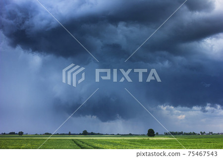 Supercell storm clouds with hail and intence winds Supercell storm clouds with hail and intence winds 75467543