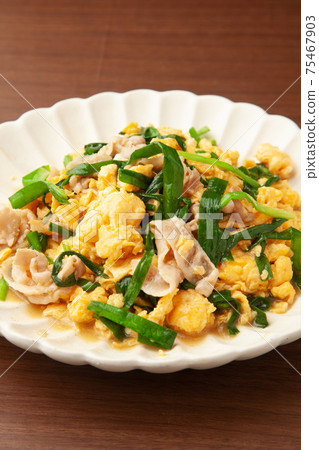 Chinese chive ball with pork 75467903