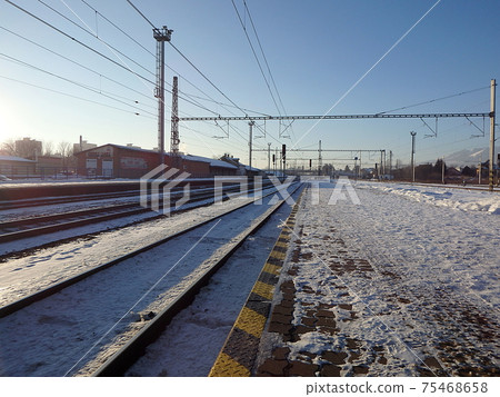 Winter Railway Tracks, 75468658