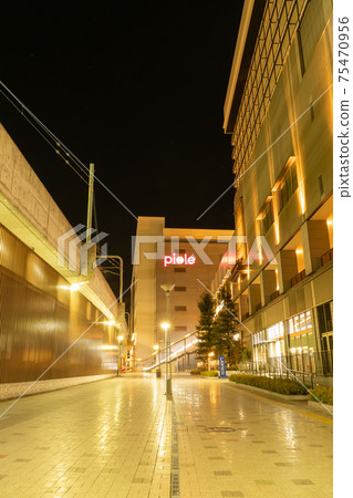 Himeji Station at night 75470956