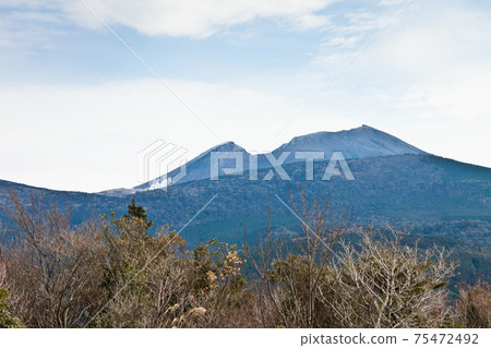 View Mt. Kirishima from Mt. Kurino 75472492