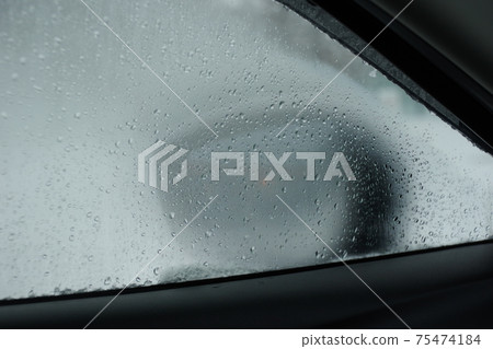 模糊的車門後視鏡 75474184