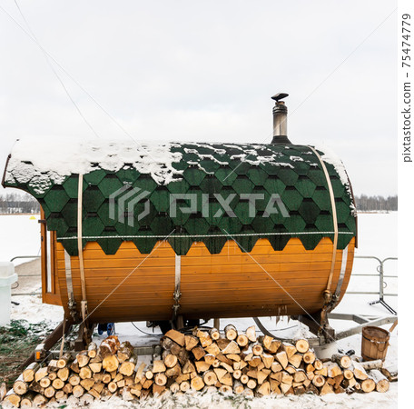 Mobile bath in the form of a wooden barrel near, Mobile winter steam room 75474779