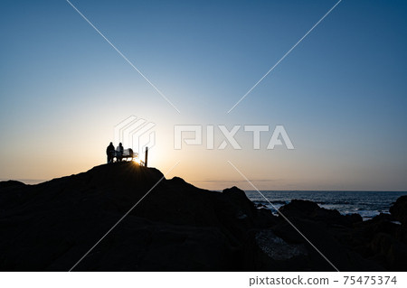 Cape Nojima in the early morning Cape Nojima in the early morning 75475374