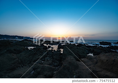 Nojimazaki, the southernmost sunrise Nojimazaki, the southernmost sunrise 75475512