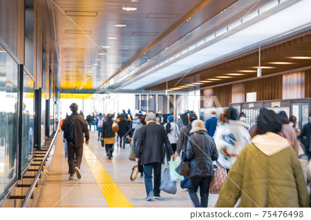 Station concourse passage Station concourse passage 75476498