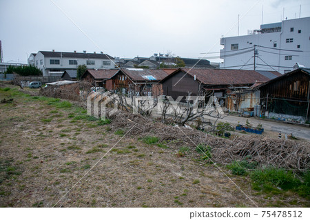 Atmospheric vintage cityscape Atmospheric vintage cityscape 75478512