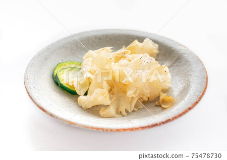 Sautéed mushrooms, petal mushrooms 75478730