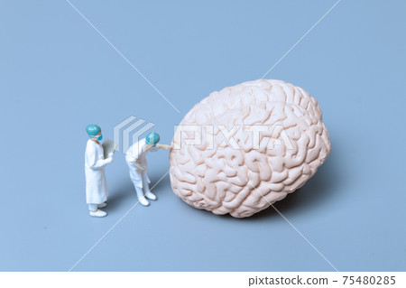Miniature Doctor checking and analysis alzheimer's disease and dementia of brain 75480285