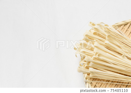 Inaniwa udon dried noodles hairpin 75485110