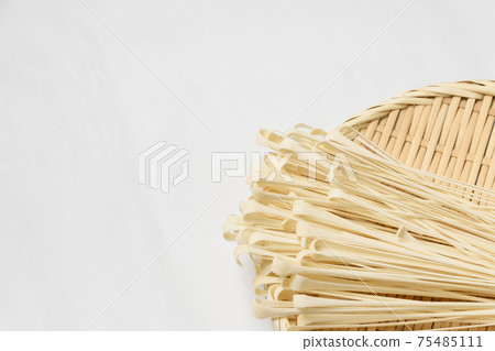 Inaniwa udon dried noodles hairpin 75485111