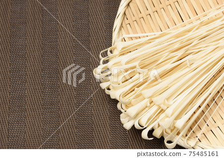 Inaniwa udon dried noodles hairpin 75485161