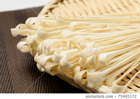 Inaniwa udon, dried hairpin, hairpin 75485172
