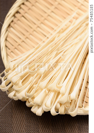 Inaniwa udon, dried hairpin, hairpin Inaniwa udon, dried hairpin, hairpin 75485185