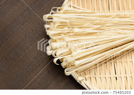 Inaniwa udon, dried hairpin, hairpin Inaniwa udon, dried hairpin, hairpin 75485203