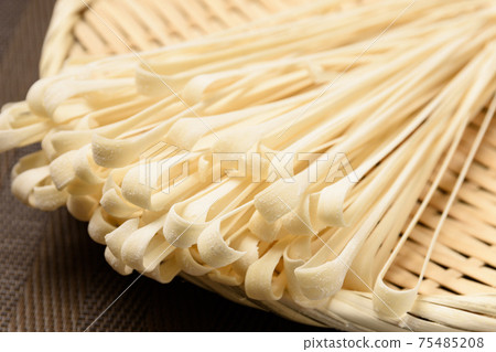 Inaniwa udon, dried hairpin, hairpin 75485208