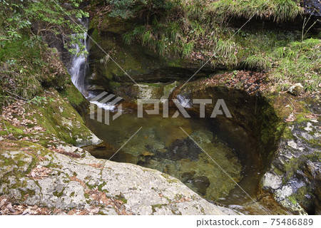 Scenic spot Shikagatsubo (Yasutomi-cho, Himeji City, Hyogo Prefecture) 75486889