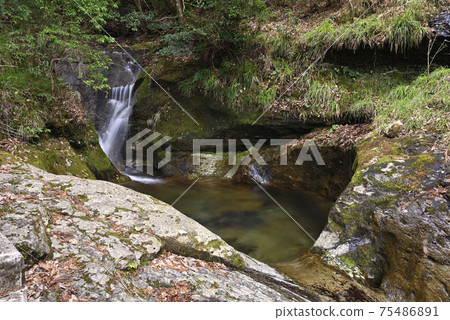 Scenic spot Shikagatsubo (Yasutomi-cho, Himeji City, Hyogo Prefecture) 75486891