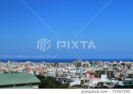 A bird's-eye view of the cityscape of Urasoe, Okinawa A bird's-eye view of the cityscape of Urasoe, Okinawa 75487290