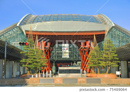 [Ishikawa Prefecture] Kanazawa Station Tsuzumi-mon Gate (East Exit) under fine weather 75489064