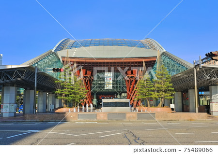 [Ishikawa Prefecture] Kanazawa Station Tsuzumi-mon Gate (East Exit) under fine weather 75489066