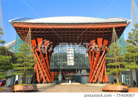 [Ishikawa Prefecture] Kanazawa Station Tsuzumi-mon Gate (East Exit) under fine weather 75489067